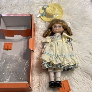 KINGSTATE THE DOLMCRAFTER PORCELAIN DOLL length 14” brand new in box